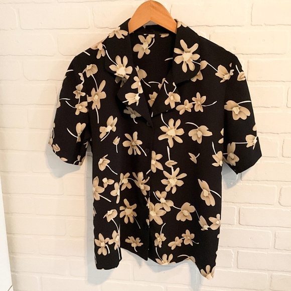 Vintage Women’s Button down shirt Dark Floral Magnolias Black Cream M - Picture 1 of 9